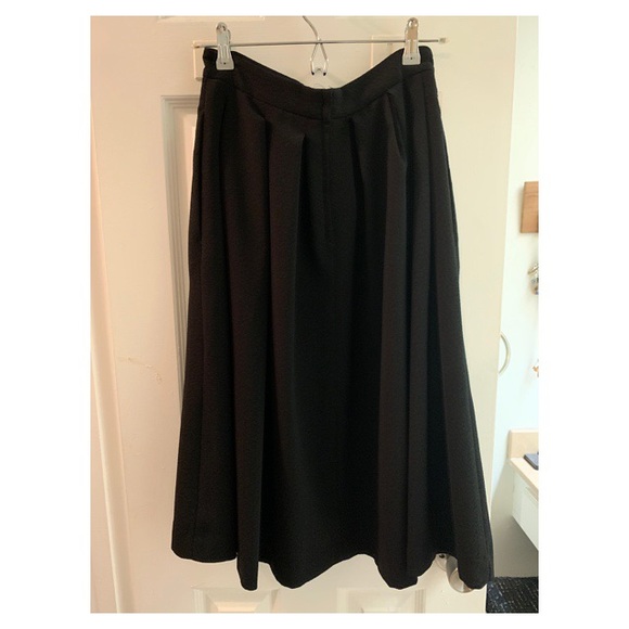 H&M A-line Skirt Black Size 6 Business Casual - Picture 3 of 3
